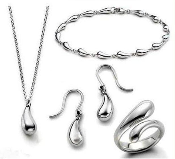 Does Stainless Steel Jewelry Tarnish? A Straight Answer and Pro Advice –  Salty Threads